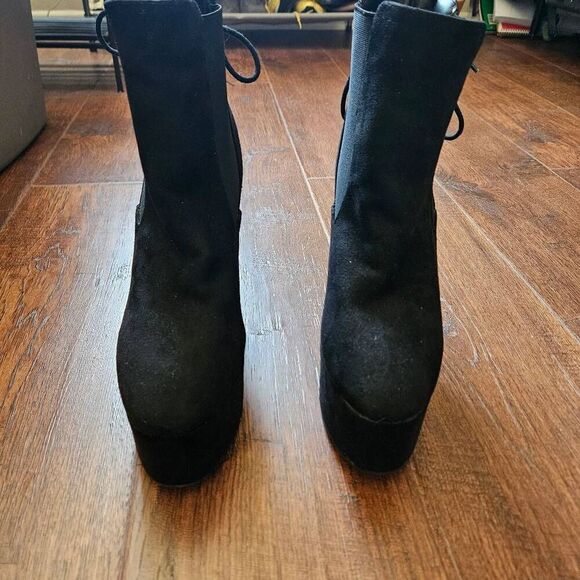 ShoeDazzle Diana Platform Heeled Boots - Picture 3 of 9